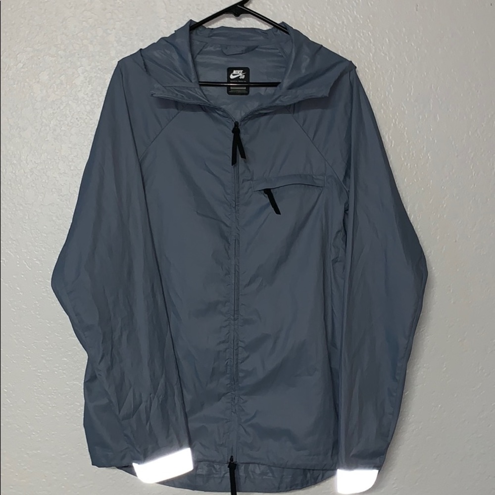 Nike SB Windbreaker